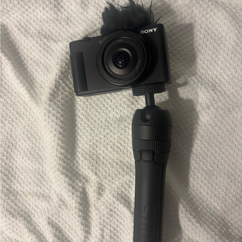 Sony Black Digital Camera with Sleek Design ZV-1F